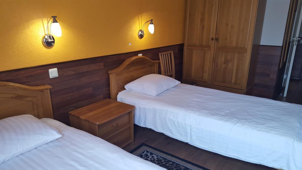 Strops Hotell Riga Exteriör bild